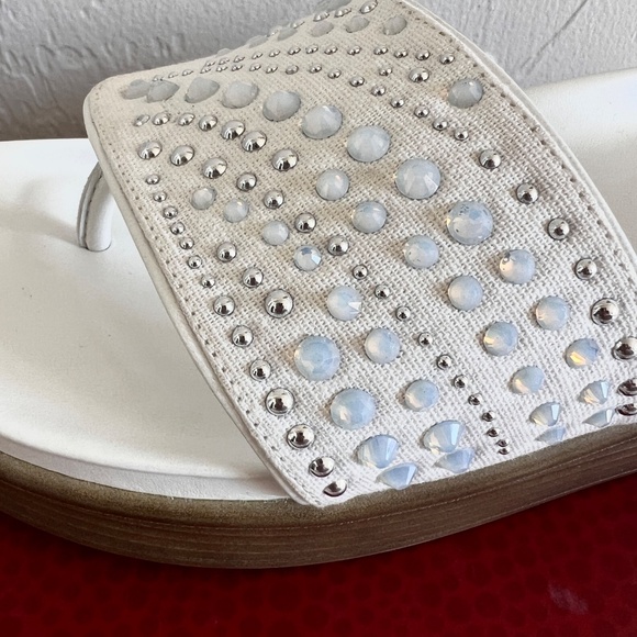 NIB Donal Pliner Fifi Bone Embellished Canvas Platform Wedge Sandals 8.5 - Picture 2 of 11